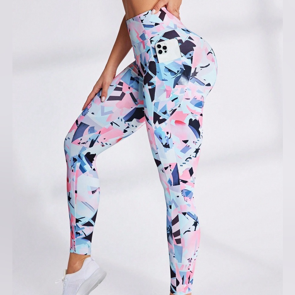 Women's Geometric Printed Sports Leggings With Side Pockets